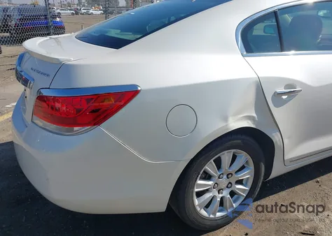 2013 Buick Lacrosse z USA, uszkodzony, nr VIN 1G4GA5ER1DF257196